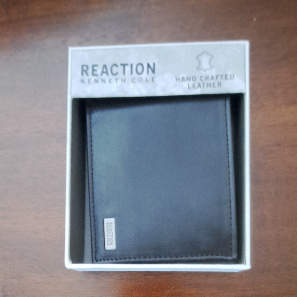 NEW MEN'S REACTION KENNETH COLE HAND CRAFTED LEATHER BROWN BI FOLD  WALLET GIFT